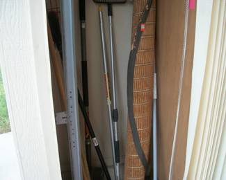 YARD TOOLS , VERTICAL BLIND, OUTDOOR RUG