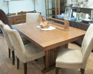 MISSION STYLE DINING SET, 1 LEAF, QUILT STAND