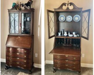 Antique Maddox Chippendale Style Secretary Desk/Bookcase Hutch with Key has 4 Drawers in the Bottom is 29 “W x  15“D x  77 “T $350