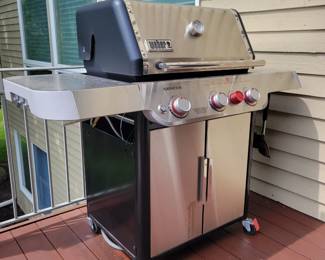 Natural gas Weber Genesis Grill.