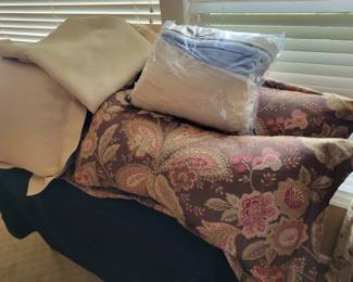 King size bedding set.