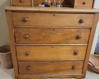 Antique Chest of Drawers.