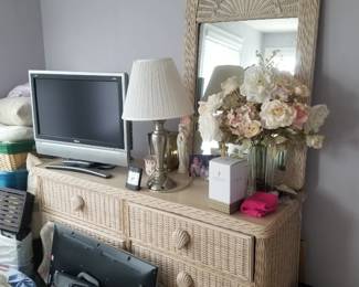 Wicker queen bedroom suite: dresser with mirror