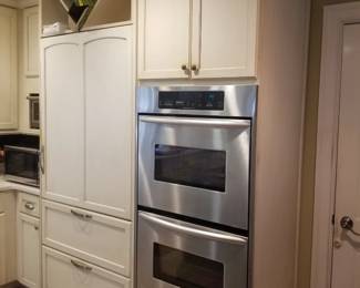 Sub-Zero 736TC refrigerator mfg. March 2006; KitchenAid double oven
