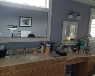 Double bath vanity