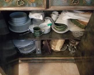Dishes & serving ware