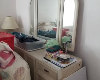 Queen bedroom suite: dresser with mirror