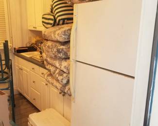 Pool cabana - fridge