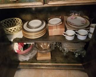 Dishes & serving ware