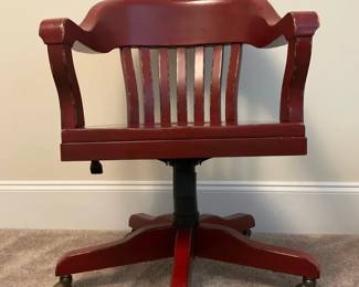 Court Swivel Chair