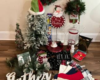Holiday Cheer Decor