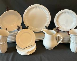 White Home Accents Dish Set