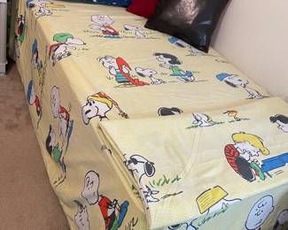 Vintage Charlie Brown “Best Friends” twin Sheets. 2 Sets