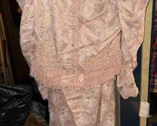 1980 Blush Pink Lace, Faux Pearls. Look at those Shoulder Pads! Wedding., Party Ware