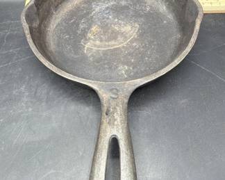 Wagner #3 cast iron skillet.