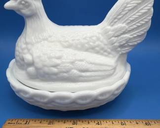 Nesting Hen. Milk glass,