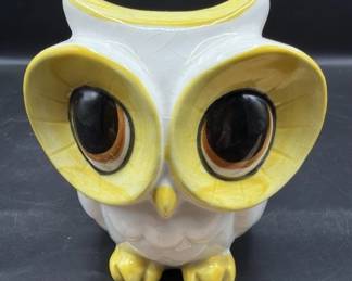 Vintage Owl planter.