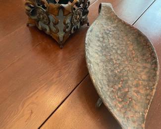 Assorted home decor ($15)