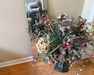 Metal Urn and mirror ($35)