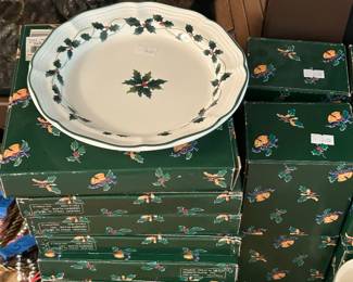 Holiday plates