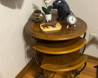 Nesting table set