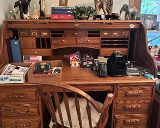 Nice wood roll top desk