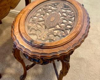 ACCENT PIECES