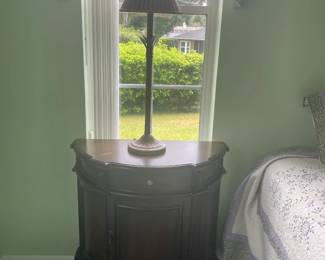 Matching night stands & Lamps
