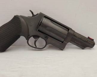 424 Taurus Night Court Judge 410ga Revolver