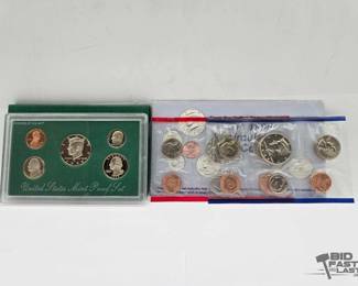 1598  2 1998 U.S. Mint Coin Sets