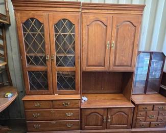 8622  2 Large Kitchen Cabinets