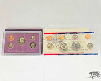 1580  2 1988 U.S. Mint Coin Sets