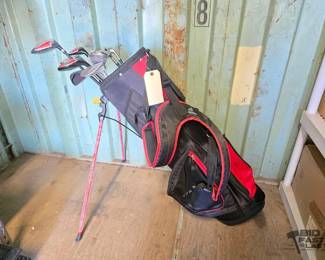 3040 Top Flite Golf Clubs and Golf Bag
