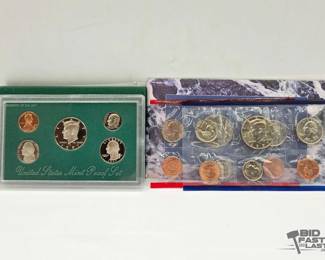 1596  2 1997 U.S. Mint Coin Sets