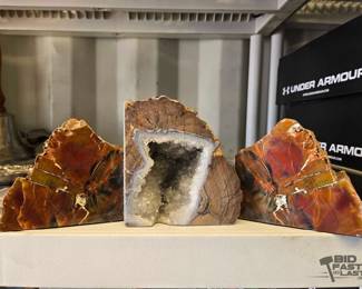 5040  Preirified Wood and Geode