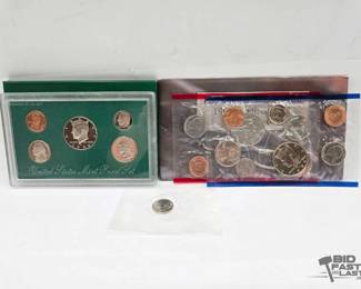 1594  2 1996 U.S. Mint Coin Sets