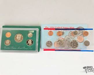 1590  2 1994 U.S. Mint Coin Sets