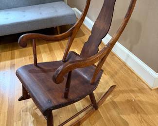There is lertally NO nails in this rocking chair!!