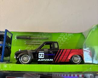 Different scale of cars: 1:64, 1:24, 1:18, etc