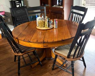 Custom round table fromTN