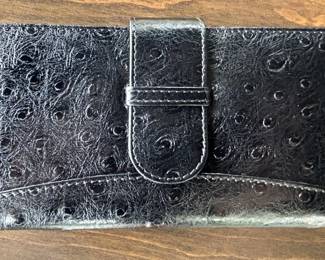 Piel Frama wallet.