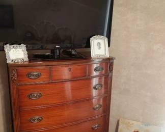 Nice Chest of Drawers w/Matching Dresser