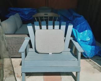 Set of 4 patio chairs