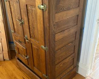 Genuine Gibson ice cabinet
