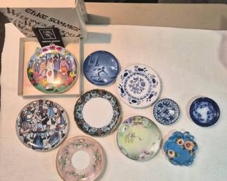 Signed Elke Sommer plates and others