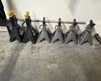 Set of 2 Heavy-Duty 6-Ton Jack Stands and 4 Standard 3-Ton Jack Stands