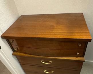 Mid-Century Modern Bassett Furniture 4 Drawer Dresser