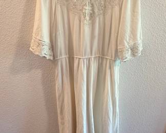 Dôen 'Sol' Dress - Cream with Lace Trim