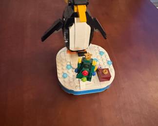 LEGO Christmas Penguin Set 40498