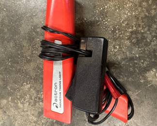 Vintage Actron L-100 DC Power Clamp-On Timing Light